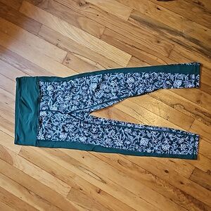Athleta workout tights leggings pockets green  small 7/8 length
